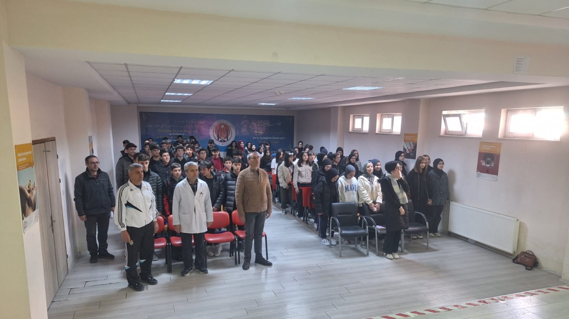 18 Mart pazartesi günü okulumuz konferans salonunda 18 Mart Çanakkale Zaferi ve Şehitleri Anma Günü Programı Düzenlendi