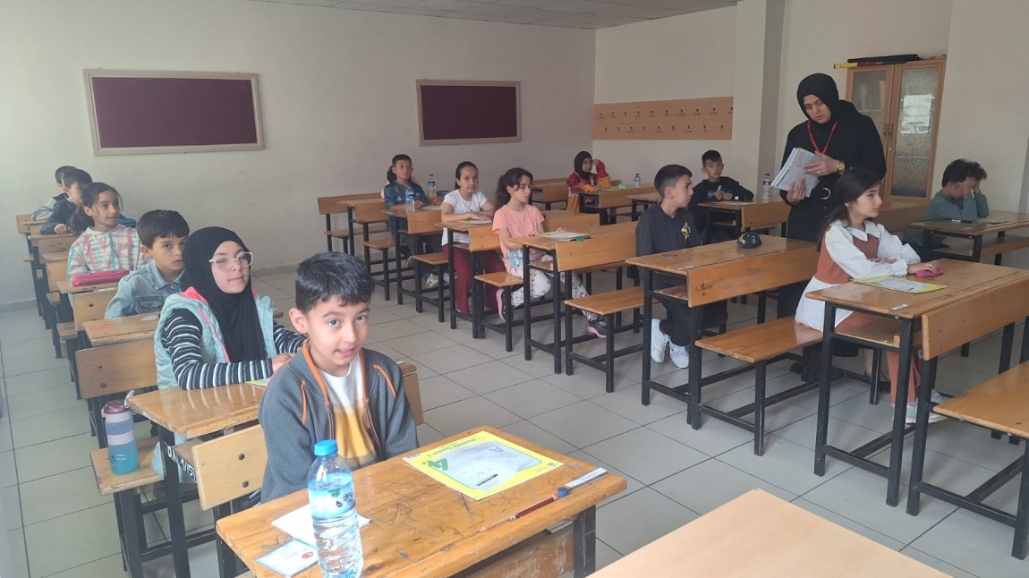 12 Mayıs Pazar günü Bucal Şehit Muhittin Talha Çalışkan  proje İmam Hatip Lisesi orta kademesine kabul sınavı gerçekleştirildi